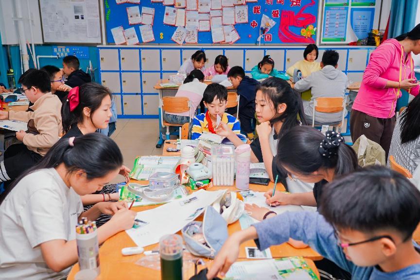 【新闻稿】富士instax™教育走进北京小学:定格成长,书写未来 0428.docx 如图片无法显示,请耐心等待